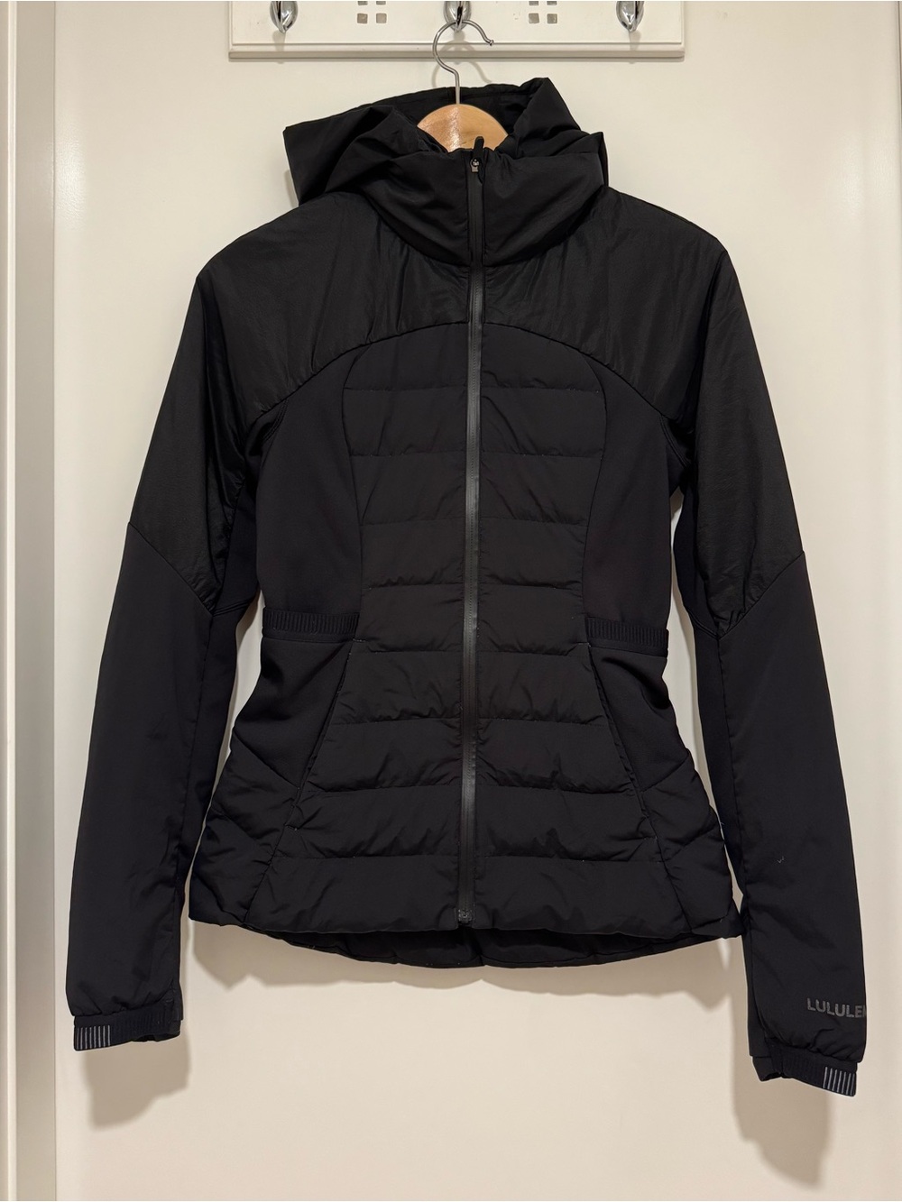 Lululemon Black Hooded Down Puffer Running Jacket Size 4